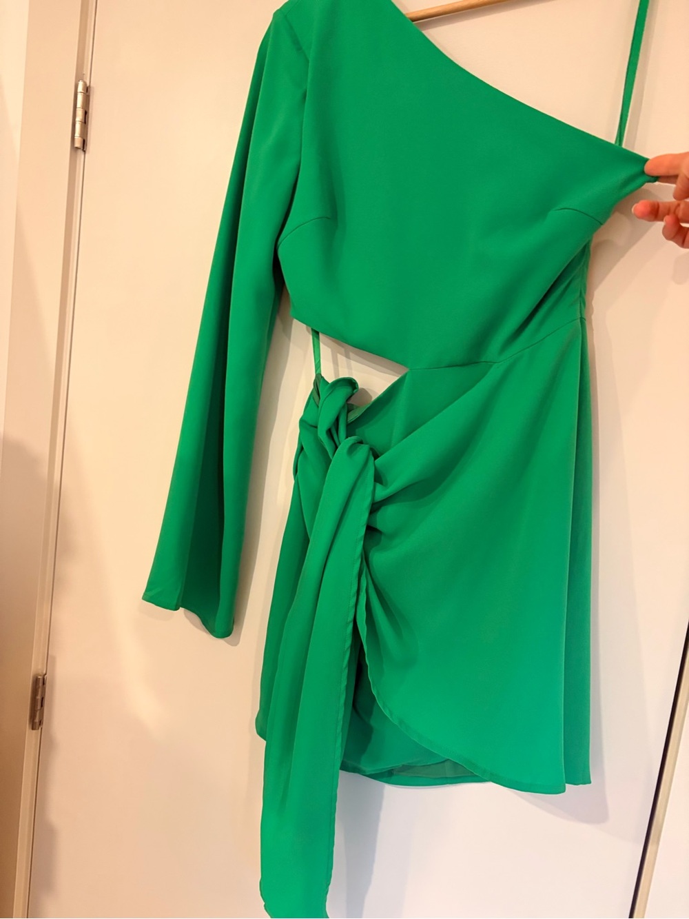 💚 RNWY Runaway The Label Estella Green Cutout One Shoulder Mini Dress Revolve - Picture 5 of 16